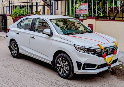 Honda Amaze on rent in Kolkata — 4 Seater rental