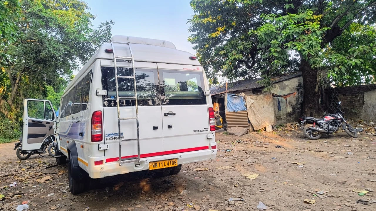26 Seater Tempo Traveller on rent in Kolkata — 26 Seater rental